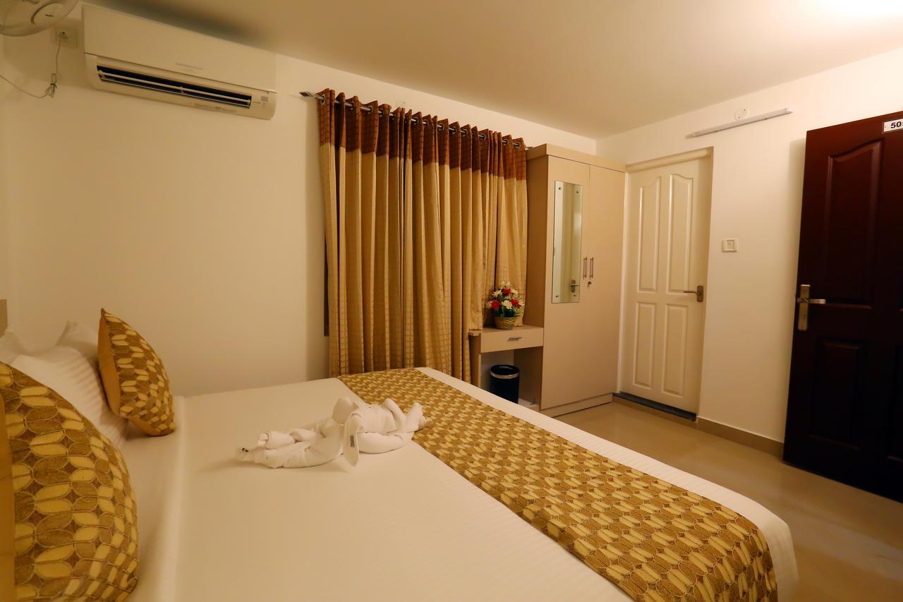 Hotel Swarna Residency Kochi Exterior foto